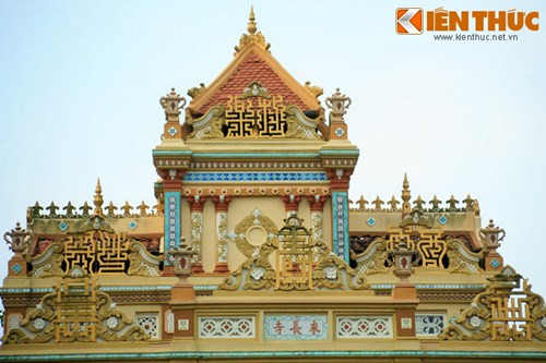 Với các giá trị lịch sử và kiến trúc độc đáo, chùa Vĩnh Tràng là điểm đến rất hẫm dẫn đối với du khách trong và ngoài nước mỗi khi ghé thăm TP Mỹ Tho.