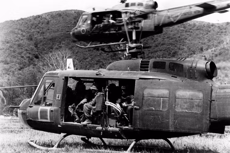 Những chiếc trực thăng UH-1H của Mỹ trong một chiến dịch ở Tây Nguyên. Ảnh: Museumofflight.org.