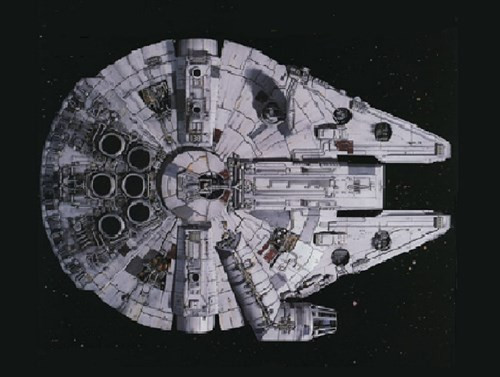 Hình dạng của vật thể lạ khiến nhiều người liên tưởng đến con tàu Millennium Falcon trong bộ phim "Chiến tranh giữa các vì sao" nổi tiếng”.