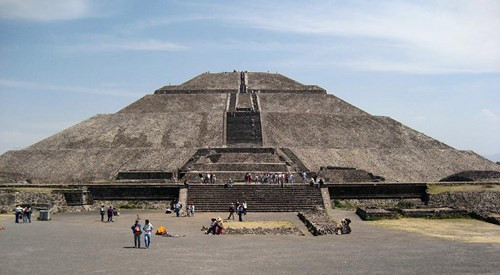 Ngày nay, một bức màn bí ẩn vẫn bao trùm lên thành phố kỳ vĩ này. Nền văn minh nào là chủ nhân thành phố? Tên gọi ngyên gốc của thành phố trước đây là gì? Nó đã được xây dựng như thế nào? Điều gì dẫn đến sự diệt vong? Chưa có trả lời xác đáng cho những câu hỏi này.