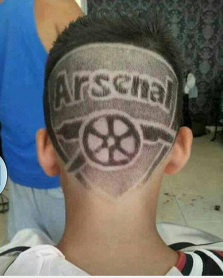 Hy sinh mái tóc vốn có.