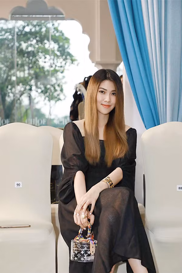 Nhan sac sieu mau vua tiet lo bi “dan chi” lua mat 30 ty dong-Hinh-2