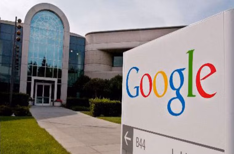 Google bị phạt tại Pháp. Theo tổ chức bảo vệ quyền riêng tư CNIL của Pháp, nước này sẽ phạt Google số tiền 202.755 USD do vi phạm quyền riêng tư và khoảng 404.000 USD nếu như công ty này từ chối thực hiện nộp phạt số tiền trên trong 3 tháng.