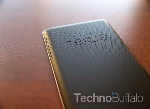 Nexus 7 thế hệ 2 không được ưa chuộng. Điều này được thể hiện bằng việc số lượng đơn đặt hàng cho loại máy tính bảng này đang giảm đáng kể. Nguyên nhân có thể là do những lỗi về GPS và về màn hình cảm ứng của thiết bị.