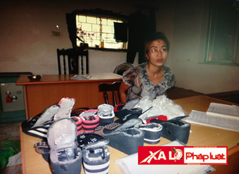 Oanh "cận" bị bắt cùng tang vật.