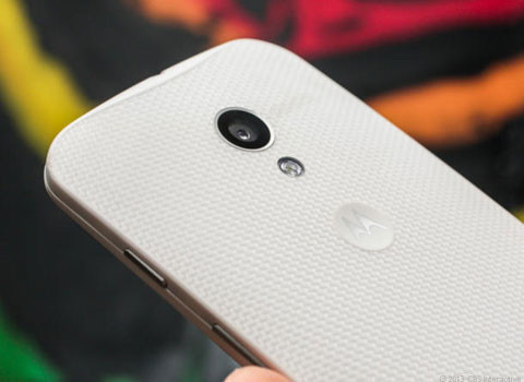 Moto X rớt giá chỉ sau vài tuần ra mắt. Hiện chiếc Android phone này có giá 149 USD ở Canada và các nhà mạng khác có thể sẽ nhanh chóng giảm xuống còn 99 USD , kèm hợp đồng .