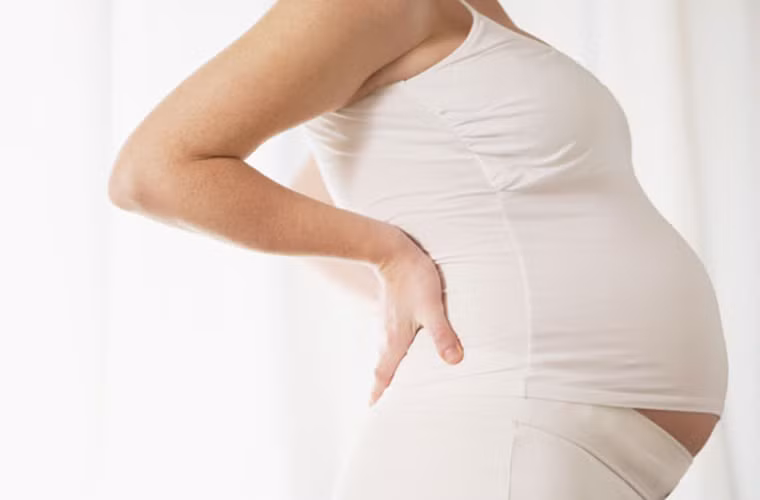 Giải thưởng Ig Nobel Vật lý năm 2009 được trao cho một nhóm các nhà khoa học với nghiên cứu vì sao khi mang thai, xương sống phụ nữ lại bị cong ra trước.