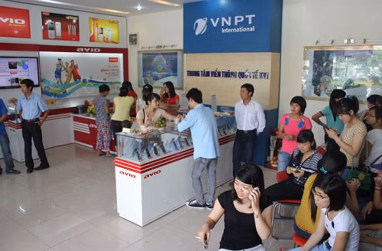 Được chuyển mạng giữ nguyên số di động từ năm 2017. Bộ trưởng Bộ Thông tin và Truyền thông (TTTT) Nguyễn Bắc Son vừa ký Quyết định 1178/QĐ-BTTTT phê duyệt Đề án triển khai dịch vụ chuyển mạng thông tin di động giữ nguyên số thuê bao tại Việt Nam. Với dịch vụ chuyển mạng thông tin di động giữ nguyên số, các thuê bao có thể lựa chọn bất cứ doanh nghiệp nào trong khi vẫn giữ nguyên số thuê bao.