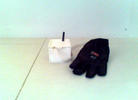 Găng tay MultiGlove của các sinh viên Việt Nam.