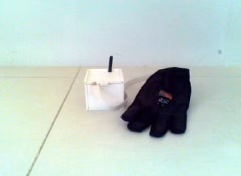 Găng tay MultiGlove của các sinh viên Việt Nam.