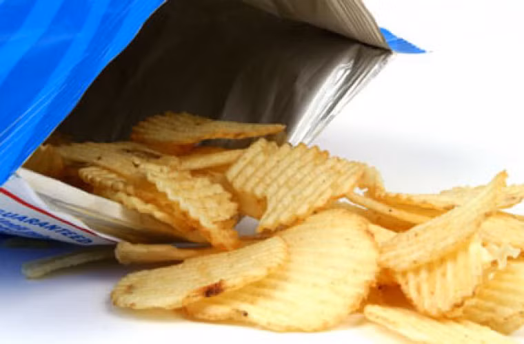 Những miếng khoai tây chiên này thật ngon. Một nhà nghiên cứu châu Âu đã mang về giải thưởng Ig Nobel về Dinh dưỡng khi mô phỏng thành công âm thanh phát ra khi ăn khoai tây chiên thái mỏng, giúp người ăn cảm nhận miếng khoai tây tươi ngon hơn là thực tế.