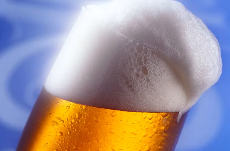 Năm 2002, một nhóm các nhà khoa học đã đoạt giải Ig Nobel về Vật lý nhờ chứng minh được rằng bọt bia có tuân theo quy tắc toán học.