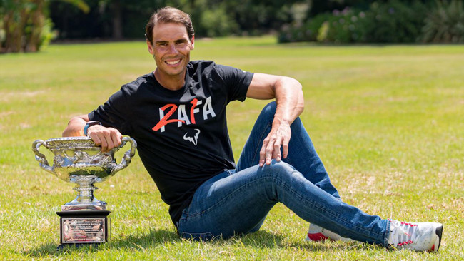 Đơn giản nhưng vẫn cuốn hút là những gì người ta đánh giá về gu thời trang ngoài đời của Rafael Nadal.