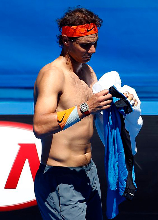 Rafael Nadal sở hữu một body ấn tượng nên dễ dàng mặc đẹp.