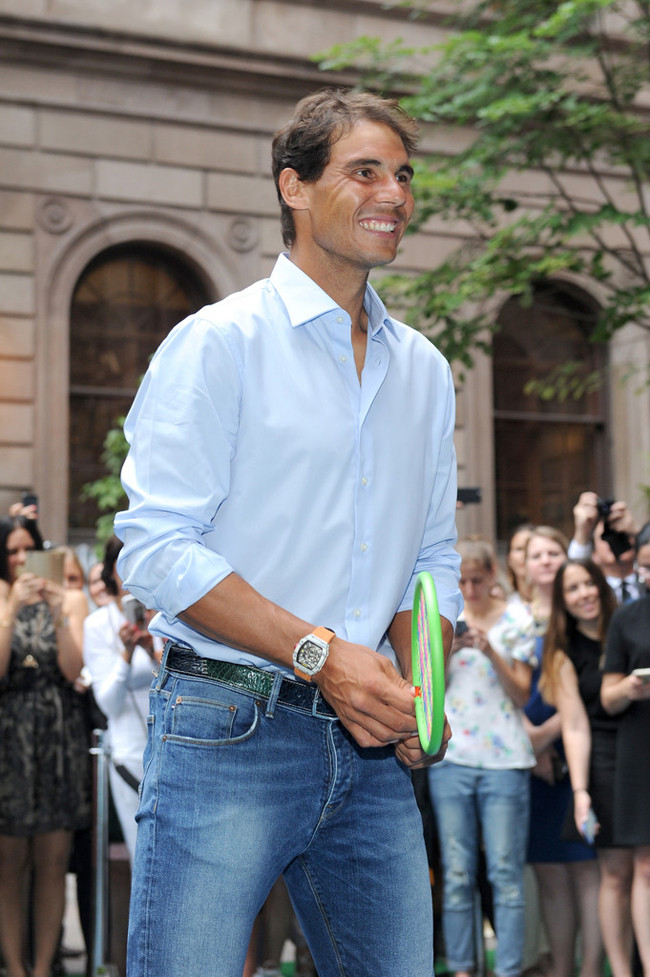 Bởi trước đây, trong làng banh nỉ nói riêng và làng thể thao thế giới nói chung, phong cách ăn mặc của Rafael Nadal không phải lúc nào cũng được đánh giá cao.