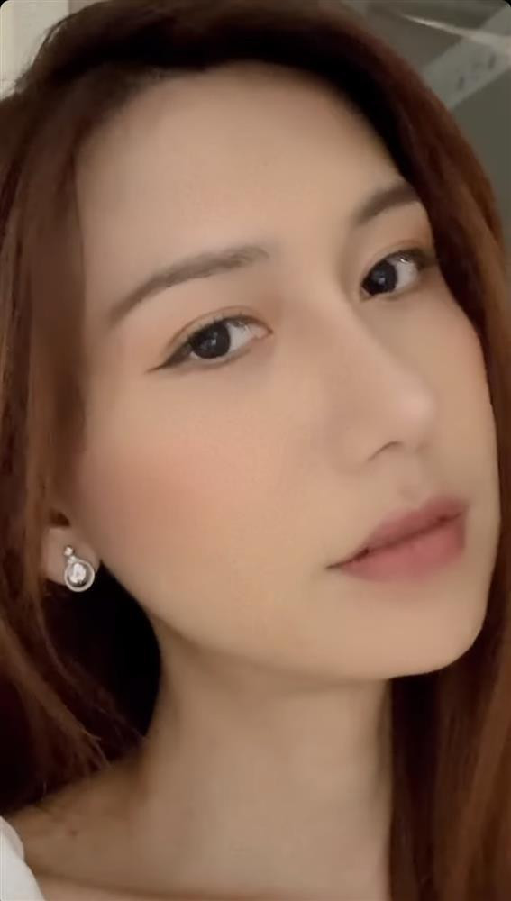 óc nghiêng gây "thương nhớ" của giọng ca chuyển giới.