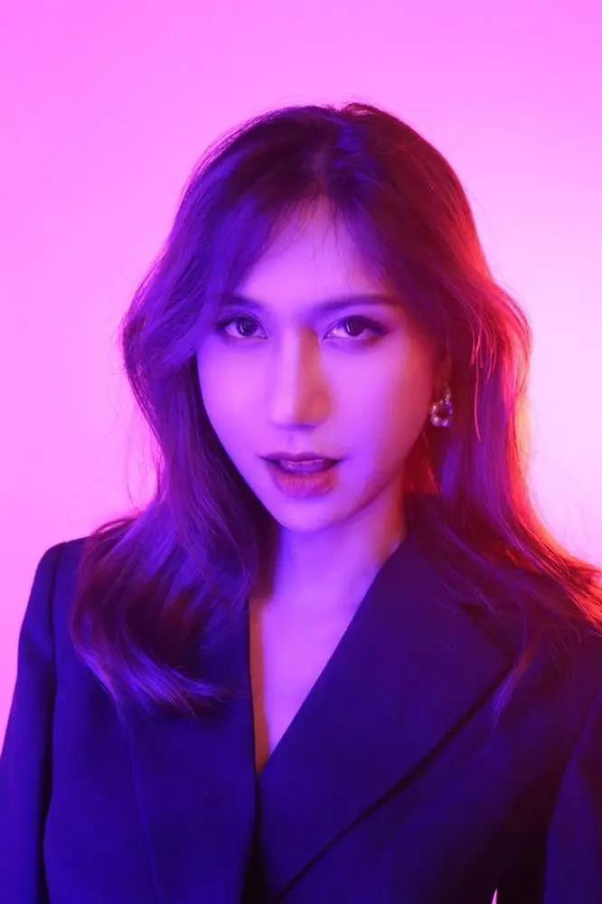 ừng nhận nhiều lời chê bai về chuyện "dao kéo" nhưng Lynk Lee cho biết đã dần quen và chai lỳ hơn nên hiện tại những lời đó cô không còn cảm thấy quá buồn. 