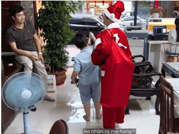 Nhật Kim Anh tặng con quà Noel, lộ cách xưng hô với chồng cũ - Hình 4 Nhat Kim Anh tang con qua Noel, lo cach xung ho voi chong cu-Hinh-4