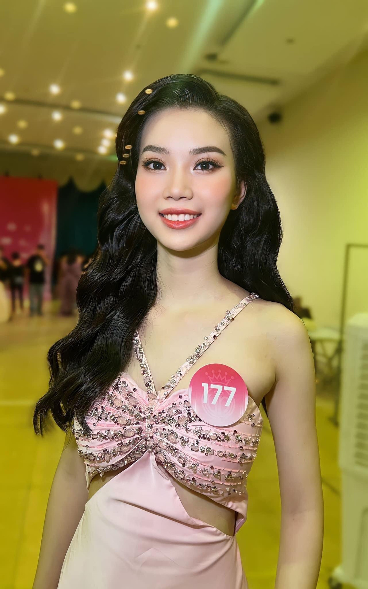 Người có sức ảnh hưởng đến Hương Giang là mẹ. Cô nói: “Có thể coi mẹ là người phụ nữ vĩ đại, tình yêu thương của người mẹ uốn nắn dạy dỗ, giúp tôi trưởng thành và đầy tình thân ái để tôi tiếp tục sứ mệnh trở thành người giống mẹ trong tương lai”.