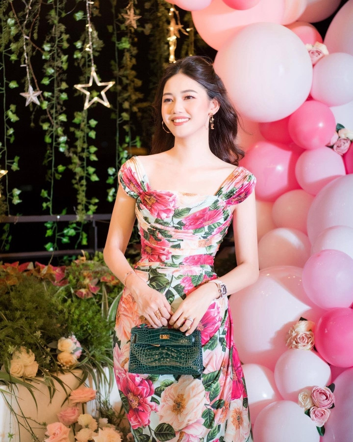 Cuoc song nhung lua cua 2 chi em a hau tu choi thi quoc te-Hinh-10