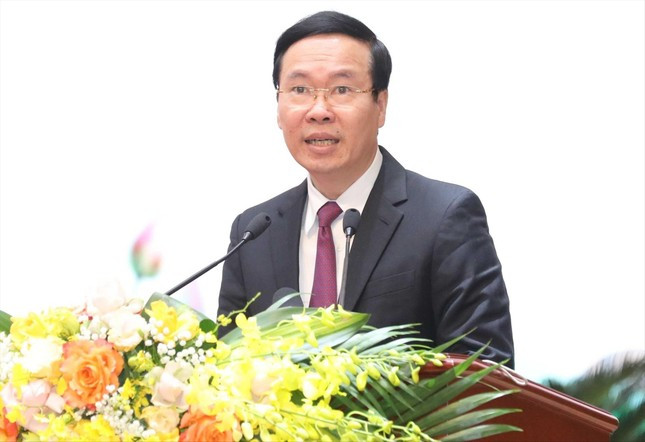 Khuyen khich can bo tu chuc khi co khuyet diem