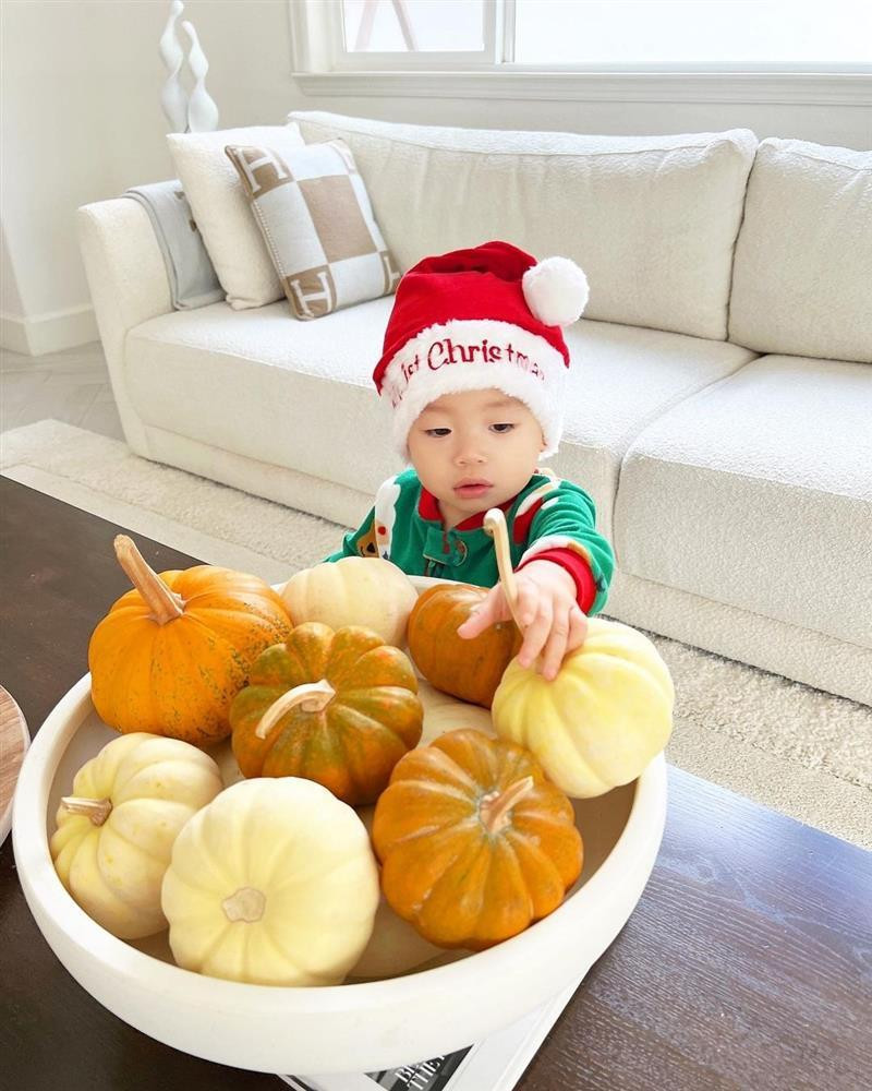 uý tử Apollo nhà Phạm Hương đón Noel tại Mỹ.