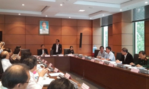 Thảo luận tại tổ TP Hồ Chí Minh chiều 4-11.