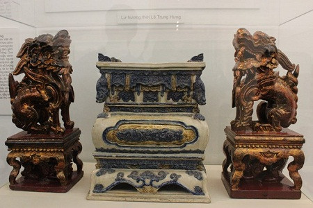 Nhiều biểu tượng, linh vật Việt được trưng bày ở Bảo tàng Mỹ thuật Việt Nam hồi đầu tháng 11, với mục đích tuyên truyền và khuyến khích người dân sử dụng linh vật Việt.