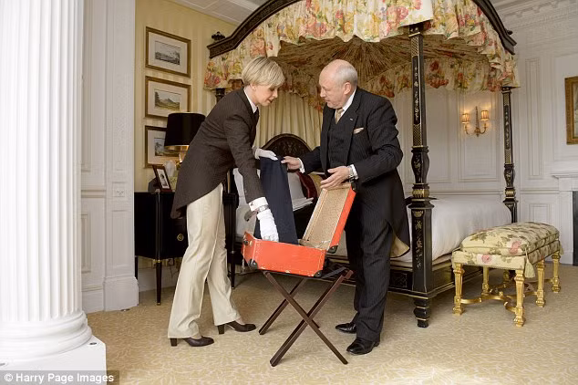 Họ phải học tất cả các kỹ năng từ việc may vá tới cách cắm hoa, cách đóng gói đồ đạc vào vali.