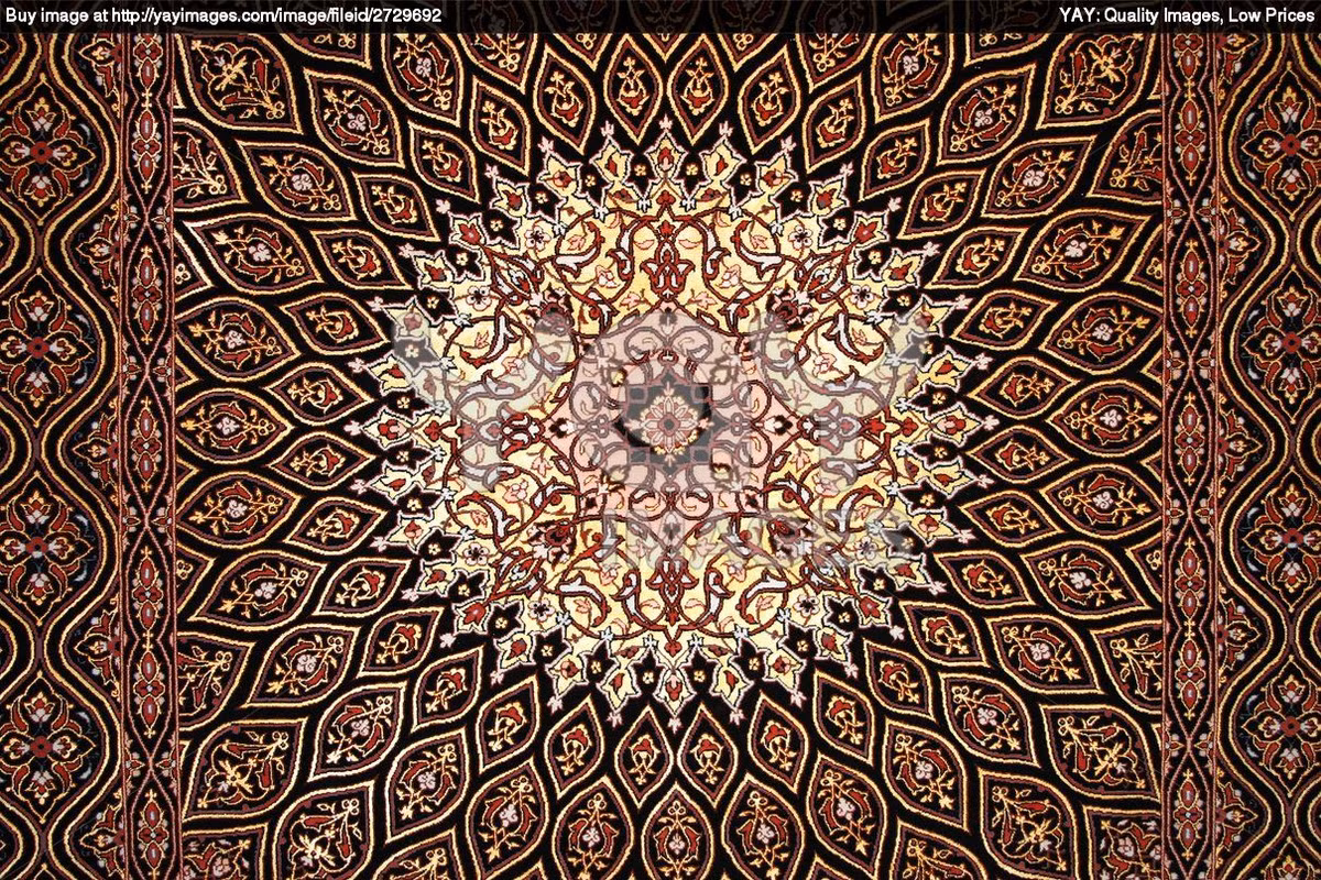 Thảm Ba Tư là sản phẩm thủ công tinh xảo ra đời từ hơn 2.500 năm trước và được lưu truyền từ thế hệ này qua thế hệ khác trong các gia đình ở Iran. Trong lịch sử, Ba Tư đã trở thành trung tâm của nghề làm thảm, thậm chí nghề này đã phát triển thành một hình thức nghệ thuật.