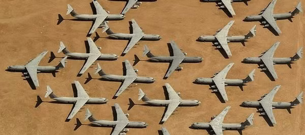 Trong số đó, có cả những chiếc máy bay hiện đại, vẫn còn hoạt động tốt và có thể vận hành thêm vài chục năm nữa.