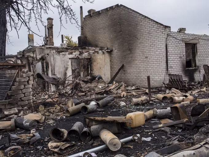 Đống đổ nát ở sân bay Donetsk là kết quả của những cuộc giao tranh ác liệt kéo dài nhiều tuần qua giữa lực lượng ly khai và công lực Ukraine.