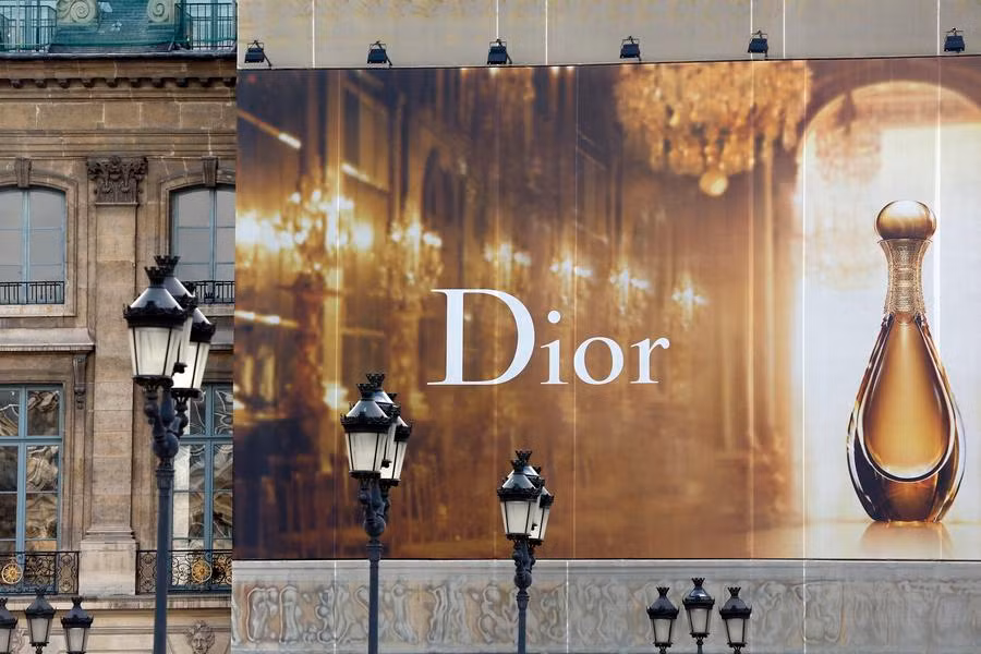 Thương hiệu Dior cũng luôn là mặt hàng thu hút khách hàng nữ giàu có.