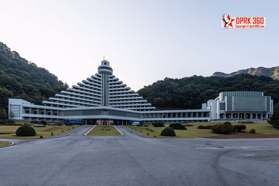 Toàn cảnh khách sạn Hyangshan.