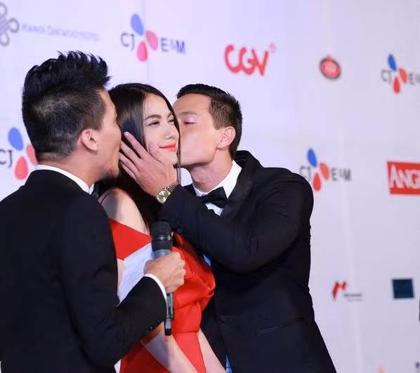 Thái Dũng giải thích về chuyện ép Kim Lý khóa môi Trương Ngọc Ánh trên sóng trực tiếp.