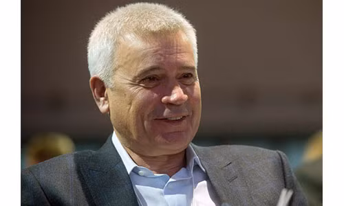 Vagit Alekperov: Chủ tịch công ty dầu khí khổng lồ Lukoil từng là bộ trưởng năng lượng dưới thời Liên Xô cũ. Lukoil bị “bốc hơi” 4,9 tỷ USD, tương ứng giảm tài sản 40% so với năm trước.