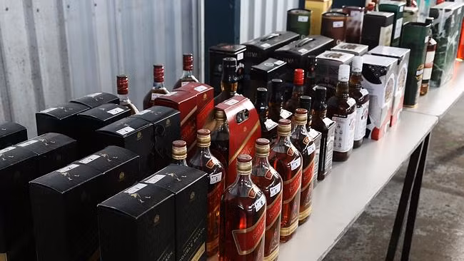 Rất nhiều rượu.