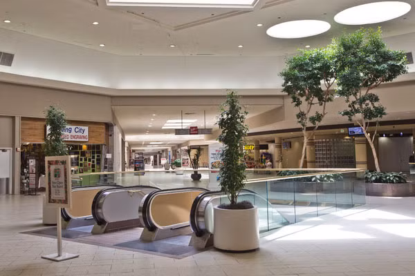 Chỉ sau 5 năm nắm giữ khoản đầu tư tại Vallco Shopping Mall, ông Trầm Bê đã thu về khoản lợi nhuận lên tới 50 triệu USD từ khu trung tâm thương mại này.