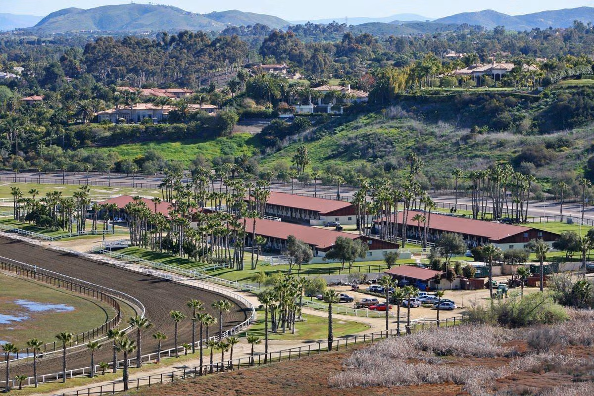 Tổng cộng, Rancho Paseana rộng 92 hecta.