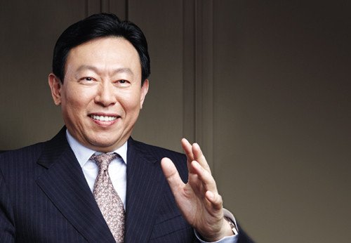 Chủ tịch Tập đoàn Lotte, ông Shin Dong Bin.