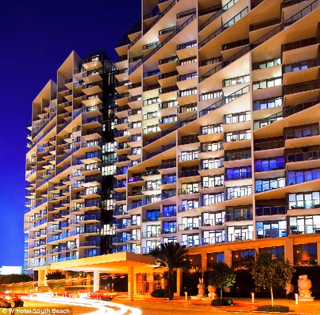 Theo thông tin chính thức, gói dịch vụ gồm một kỳ nghỉ 4 đêm trong dãy phòng Marvellous Suite của W hotel.