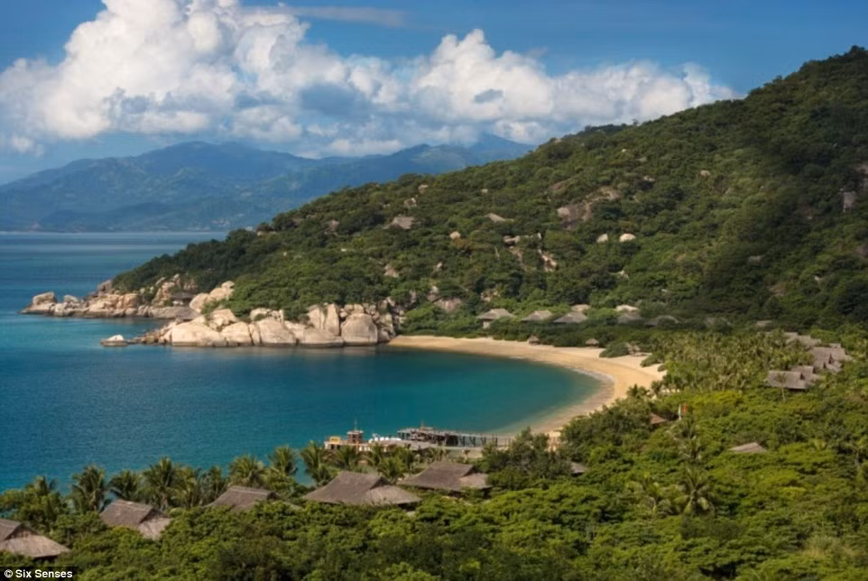 Giải thưởng thường niên này được tổ chức bởi công ty du lịch nổi tiếng Mr&amp;Mrs Smith, đánh giá hơn 950 khách sạn và khu nghỉ dưỡng theo 12 hạng mục.