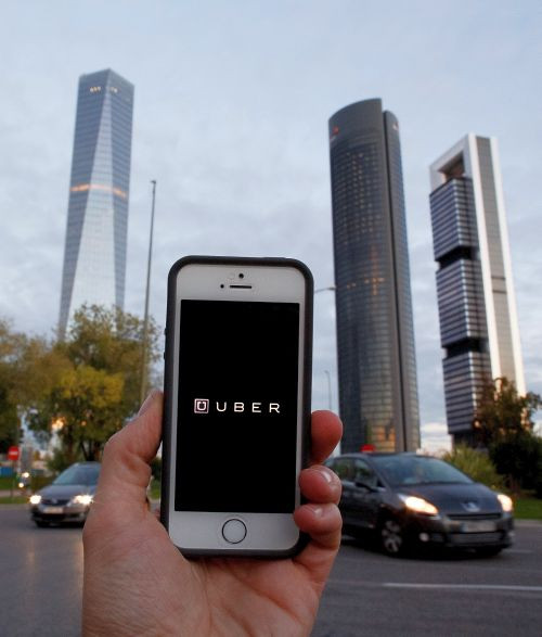 Uber hiện được định giá 40 tỷ USD. Vào tháng 9/2013, dịch vụ này bắt đầu hoạt động tại Ấn Độ - thị trường lớn thứ 2 của Uber ngoài nước Mỹ.