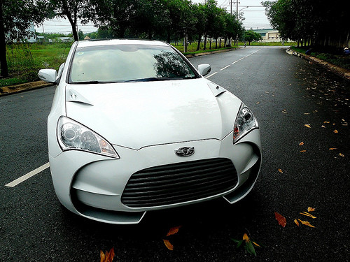 Chuyên trang về xe nổi tiếng thế giới GTSpirit đã rất ngạc nhiên trước sự sáng tạo của người thợ Việt khi đăng tải bài viết về mẫu xe Hyundai Genesis được độ theo phong cách siêu xe hàng hiếm Aston Martin One-77. Sau khoảng 3 tháng làm việc, Hyundai Genesis được độ theo Aston Martin One-77 đã hoàn thành với diện mạo rất đặc biệt.