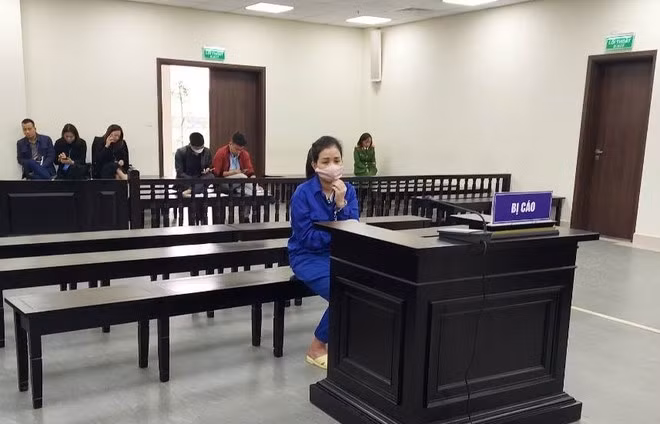 Nu dai ta an ninh rom lua hang ti dong cua ca si, luat su, bac si