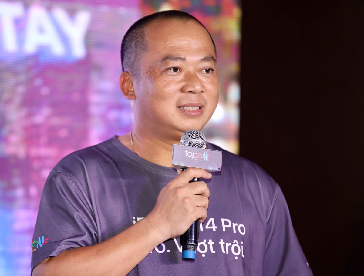 Dai ly di dong Viet Nam mac bay iPhone 14-Hinh-2