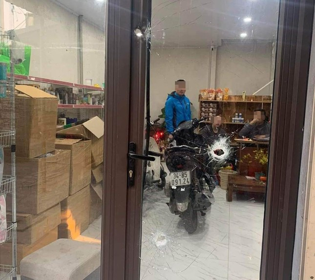 No sung ban thung cua nha dan luc rang sang o Hai Duong-Hinh-2