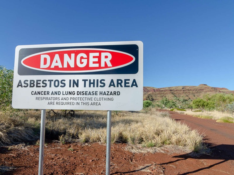 Được biết đến là địa điểm bị ô nhiễm lớn nhất ở Nam bán cầu, Wittenoom là nơi nguy hiểm số 1 trên thế giới. Nằm ở Tây Australia, địa điểm này từng một thị trấn nhộn nhịp vào những năm 1930 nhưng nay đã bị đóng cửa và bỏ hoang để giảm lượng ô nhiễm amiăng.