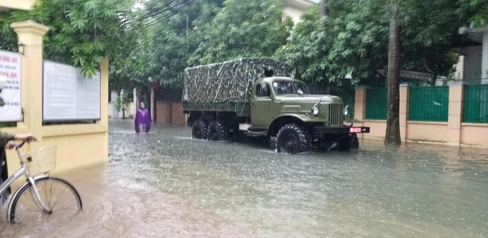 Các bình luận trên mạng xã hội cho biết, đây là một hành động rất kịp thời, góp phần đảm bảo an toàn về người và tài sản cho người dân trong tình trạng khẩn cấp, bất ngờ. Nguồn ảnh: BCB.