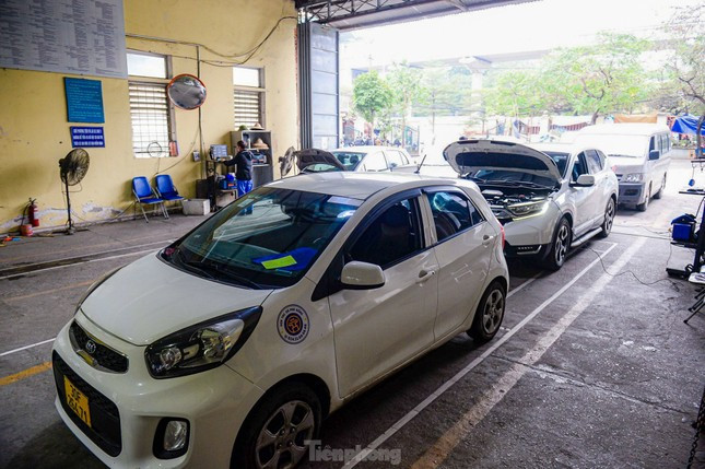 Hom nay, cac trung tam dang kiem hoat dong tro lai